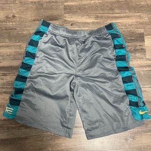 nike elite shorts size large